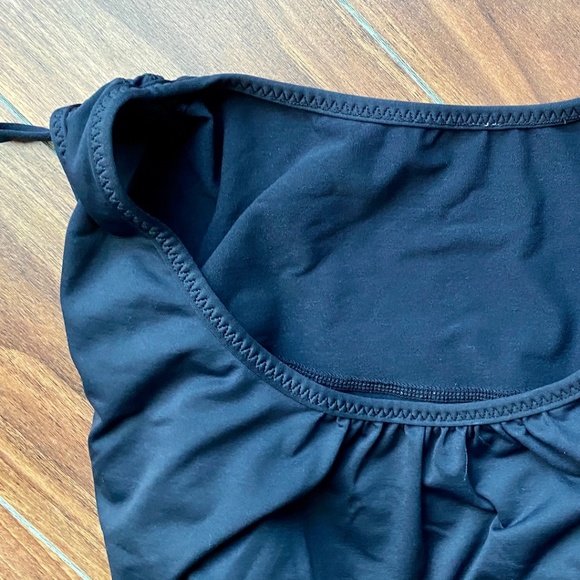 $0 FREE Lululemon Tank with any other purchase fr closet- value $29 - Picture 3 of 10